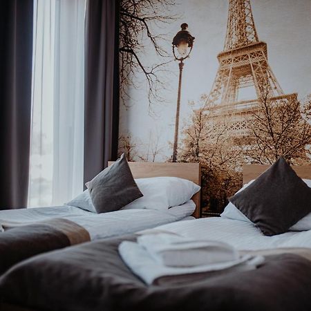 Dom Weselny Ludmila Bed & Breakfast Krasnik Exterior photo