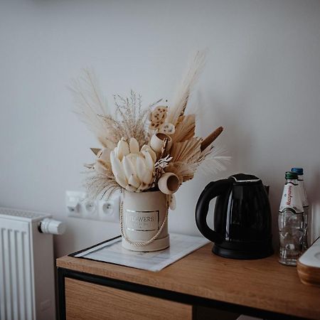 Dom Weselny Ludmila Bed & Breakfast Krasnik Exterior photo