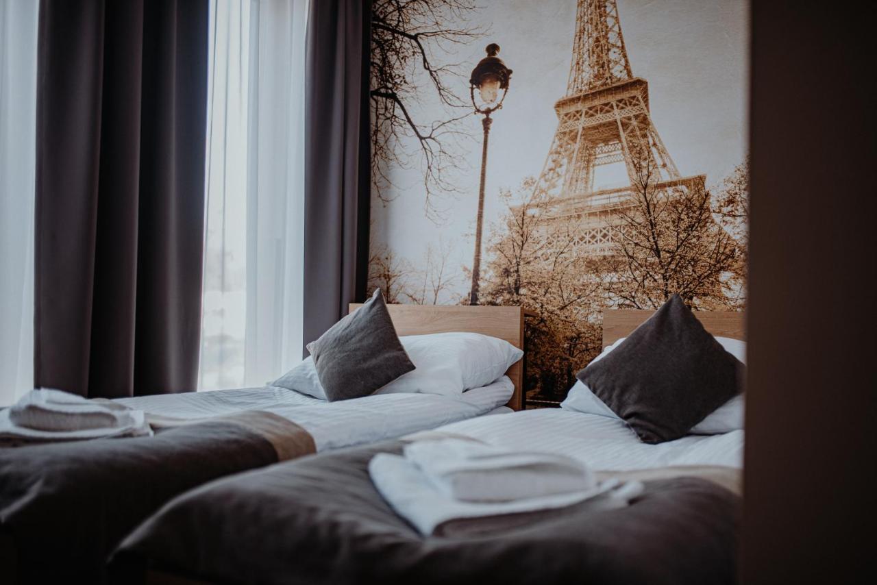 Dom Weselny Ludmila Bed & Breakfast Krasnik Exterior photo