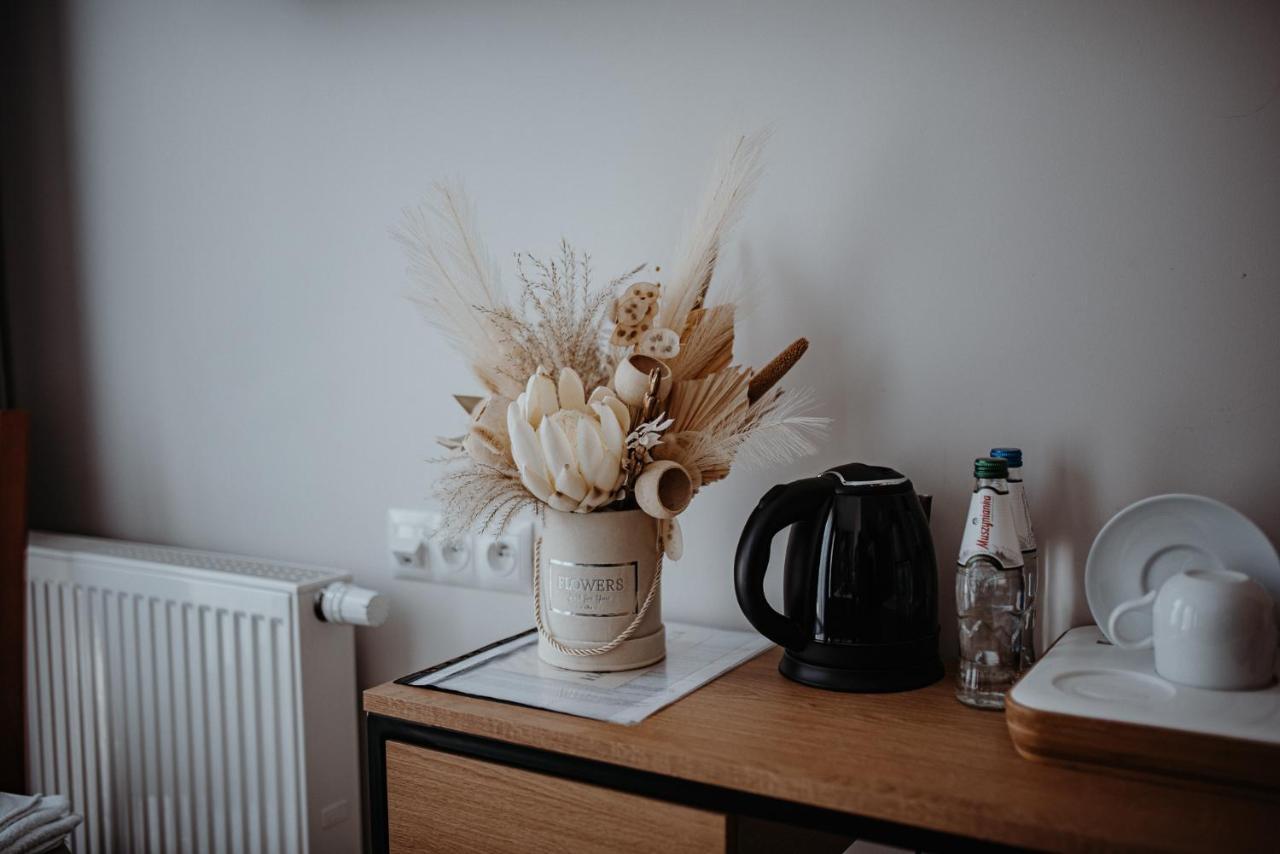 Dom Weselny Ludmila Bed & Breakfast Krasnik Exterior photo