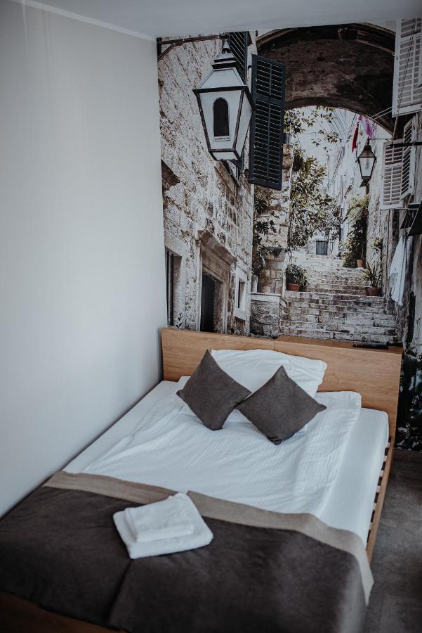 Dom Weselny Ludmila Bed & Breakfast Krasnik Exterior photo